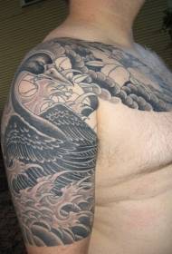 napůl americký labutí a květinový vzor tetování