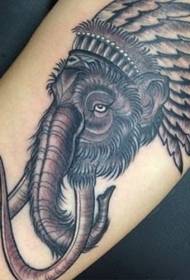 холодный черный индийский мамонт рука татуировки