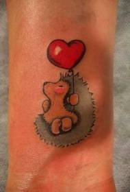 riešo raudonas širdies balionas ir animacinių filmų ežys tatuiruotės modelis