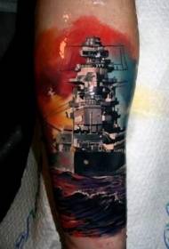 наоружајте узорак тетоваже мора и ратног брода прелепе боје