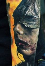 lengan pola tato perempuan zombie berdarah menyeramkan