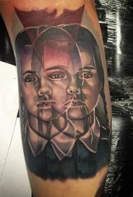 rankos paslaptingas vaiduokliškos spalvos merginos portreto tatuiruotės modelis