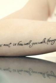 braccio bellissime lettere e logo modello tatuaggio nero