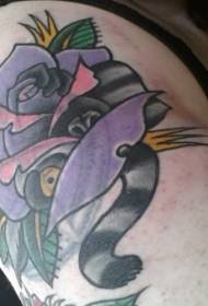 rameno legrační lemur a fialové ruže tetovanie vzor 13536 - rameno realistické farebné pavián avatar tetovanie vzor