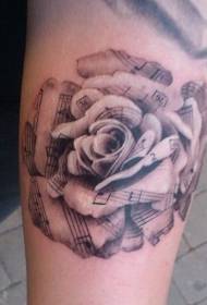 рука черно-белая комбинация посоха татуировки роз