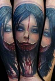 úžasná krvavá dívka malované paže tetování vzor