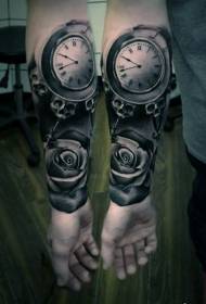 paže tajemné hodiny s růží realistické tetování vzorem