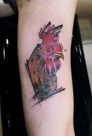 Motif de tatouage peint tête de coq design simple bras