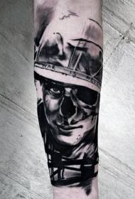 rameno tajomná vojna téma vojak portrét tetovanie vzor