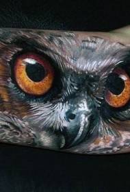 үлкен қол - өте шынайы Owl аватар татуировкасы