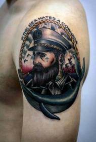 braț litere superbe colorate și model vechi de tatuaj balenă Sailor