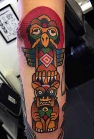 individualitet av färgglada tribal god staty arm tatuering mönster