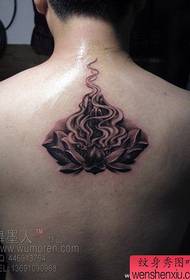 Nazaj klasičen vzorec tatoo iz lotosa in plamena