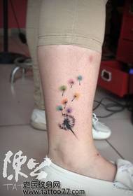 Fashionable popular dandelion tattoo pattern