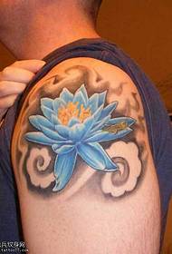 Modèle de tatouage de lotus blanc