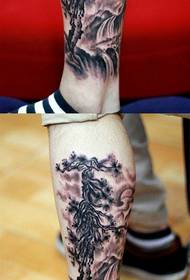 Pola tattoo pinus hideung hideung bodas dina suku