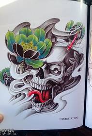 patró de barres de tatuatges de crani de lotus