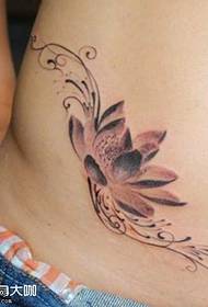 허리 연꽃 문신 패턴