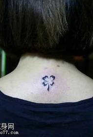 Patrón de tatuaxe de esbozo de catro follas