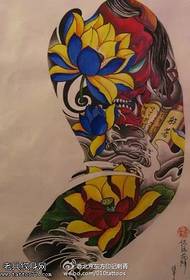 Modello di tatuaggio classico loto dipinto