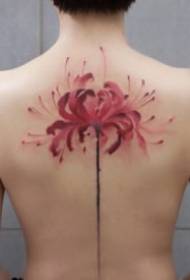 Хубава снимка на 9 други татуировки за тема на страничното цвете