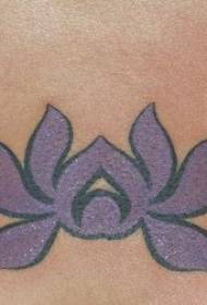 Modèle de tatouage totem lotus violet taille femme