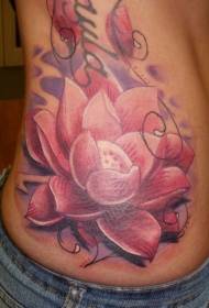Vidukļa pusē reālistisks liels rozā lotosa tetovējuma modelis
