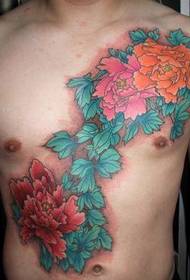 Preparatai prieš krūtinę, bijūnų gėlių tatuiruotės modelis