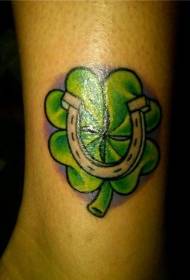 Podkova a tetovanie zeleného ďateliny