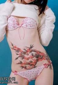 Gražus pilvas gražus slyvų tatuiruotės modelis