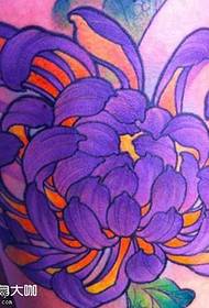 腿紫色菊花紋身圖案