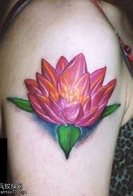 Arm lotus tattoo patroon