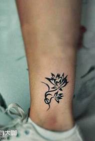 Lotus totem tatuering mönster