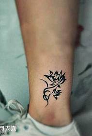 Mfano wa tattoo ya Lotus totem