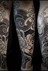 Шанг класична црна сива боја на тетоважа на хризантема тотем