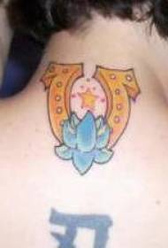 Indawo yehashe legolide kunye nepeyinti ye-lotus tattoo