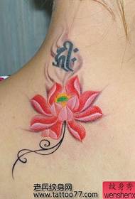 Neska dotorea tatuaje eredua - lotus tatuaje eredua