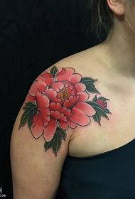 Tattookpụrụ egbugbu Peony dị n'ubu