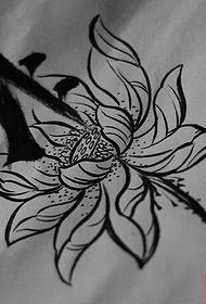 Sanskrit lotus tatuirovkasi ishlaydi