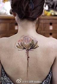 Lotus tatuirovkasining chiroyli namunasi