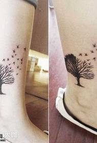 Modello di tatuaggio dell'albero delle gambe