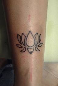 Minimalistinen musta viiva lotus-tatuointikuvio