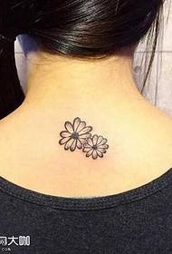 Padrão de tatuagem de lótus pequena nas costas
