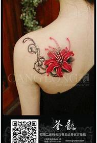 Vakre skuldre vakre fargerike lilje tatoveringsmønster