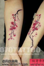Modello di tatuaggio di prugna di colore del braccio di bellezza
