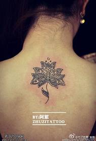 Atpakaļ klasisks lotosa tetovējuma modelis