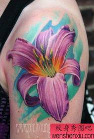 Slika vzorec rokavov lilija tatoo