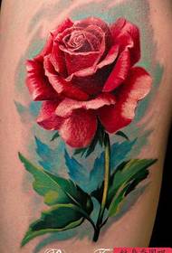 Modello di tatuaggio rosa splendidamente colorato, realistico, realistico