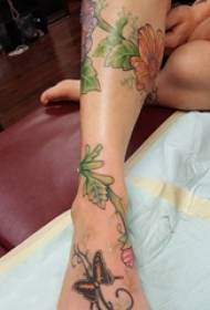 Maschera letteraria del tatuaggio della vite dipinta schizzo dell'acquerello del braccio della ragazza
