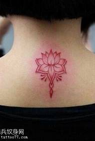 Takaisin punainen lotus totem -tatuointikuvio